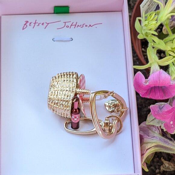 NWT Betsey Johnson Picnic Basket Wine Grapes Bag Charm 🍇🍷 - Picture 4 of 10